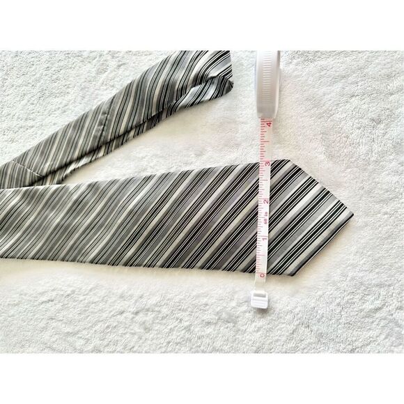 Perry Ellis grey, black, and silver portfolio Tie - Picture 4 of 4